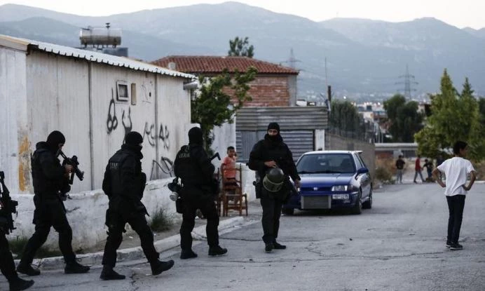 Άγριο πιστολίδι με καραμπίνες σε καταυλισμό Ρομά στη Ρόδο – 13 τραυματίες